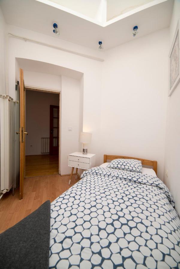 Octogon Apartment ซาเกร็บ ภายนอก รูปภาพ