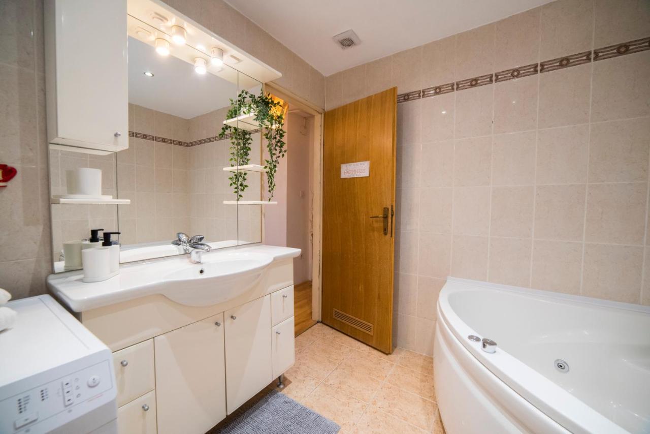 Octogon Apartment ซาเกร็บ ภายนอก รูปภาพ