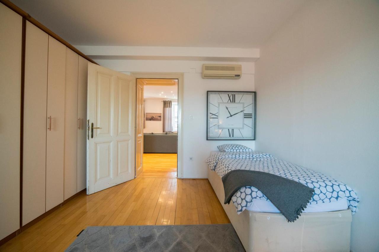 Octogon Apartment ซาเกร็บ ภายนอก รูปภาพ